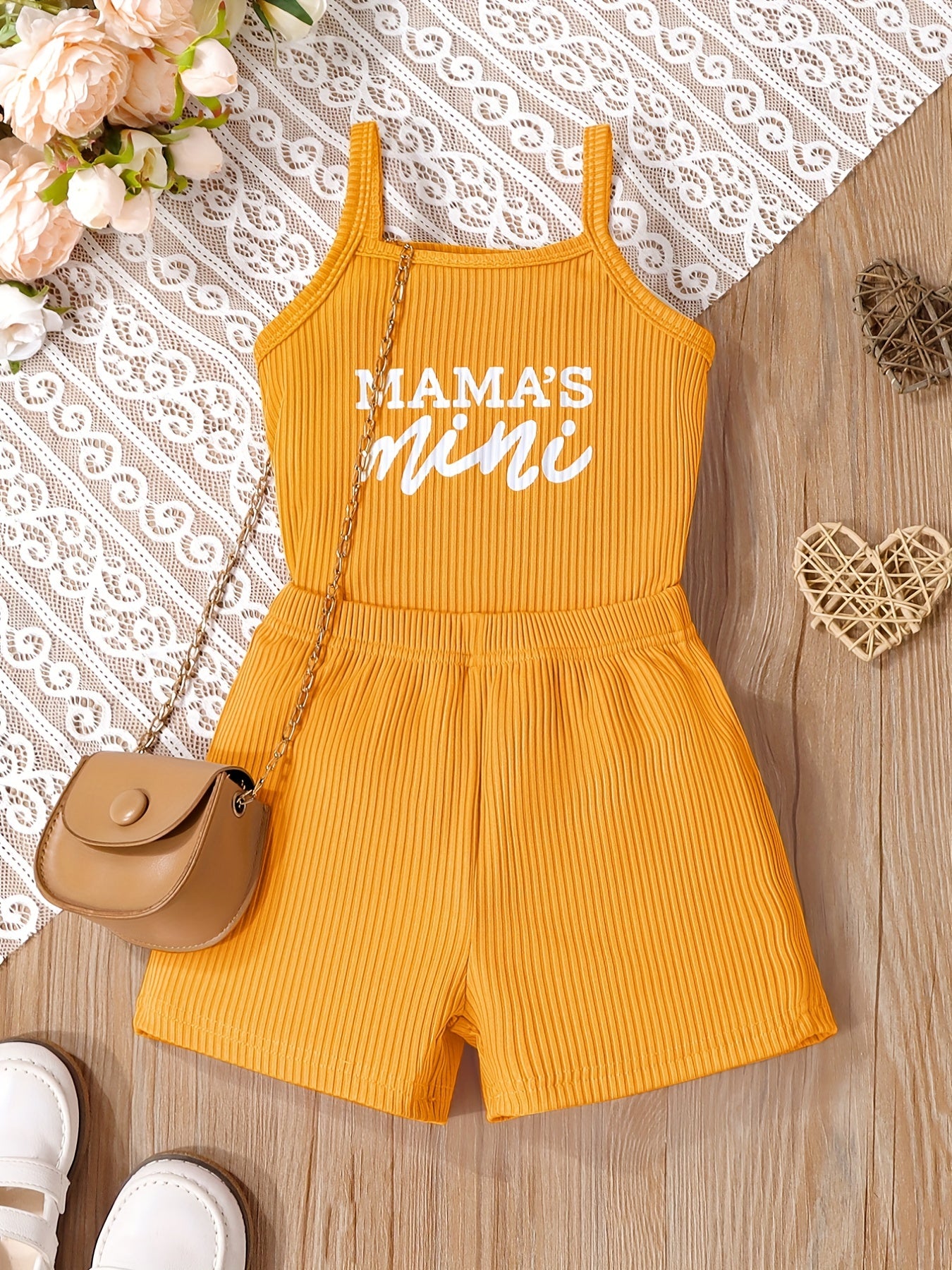 2pcs Toddler Girls Letter "MAMA'S MINI" Graphic Cami Top & Elastic Waist Shorts Set Kids Summer Clothes