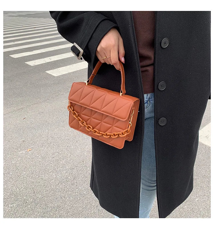 Plaid & Proud: Chic Chain Crossbody Handbag